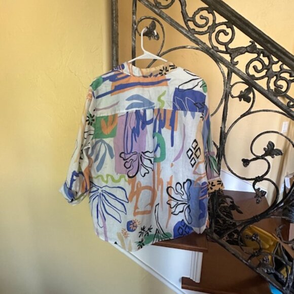 Chico's No-Iron Linen Button Front Blouse with cute summery print - Picture 8 of 9